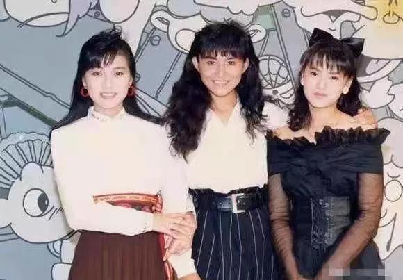 伊能静的坎坷情史：亲手葬送23年感情，离婚后嫁秦昊收获幸福