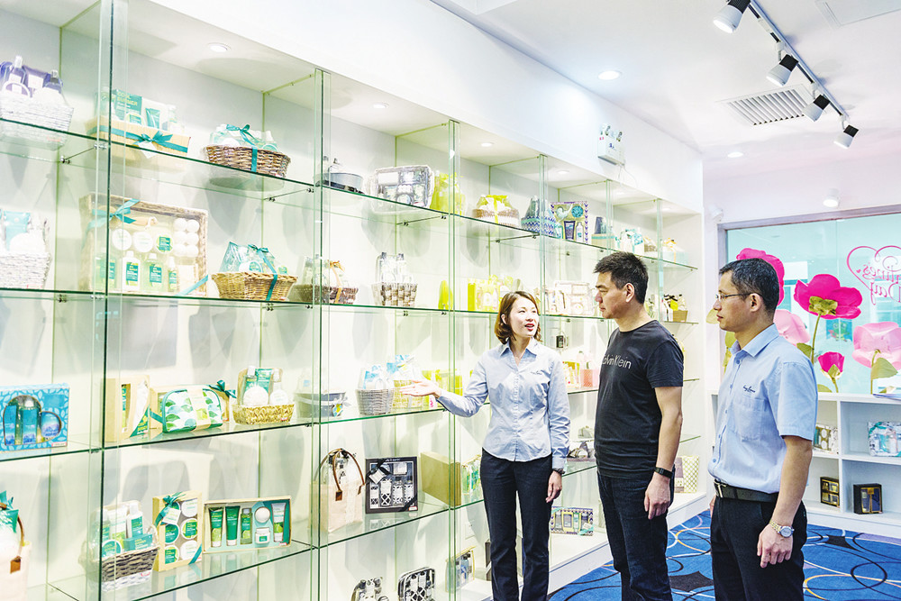 大抓产业大抓项目大抓招商,大抓工业重抓制造业