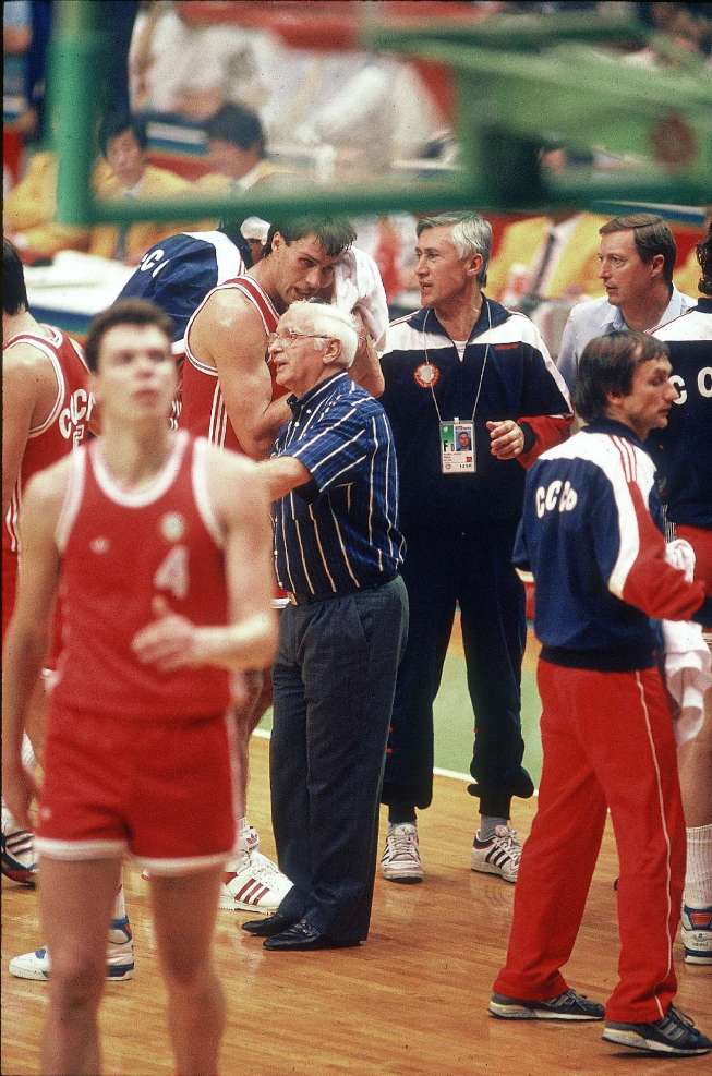 1988萨博尼斯击败美国队,1988年奥运会萨博尼斯的数据