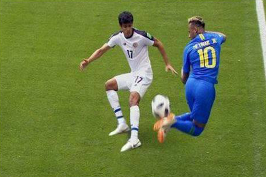 优秀边锋打法思路,边锋常用传球射门技巧