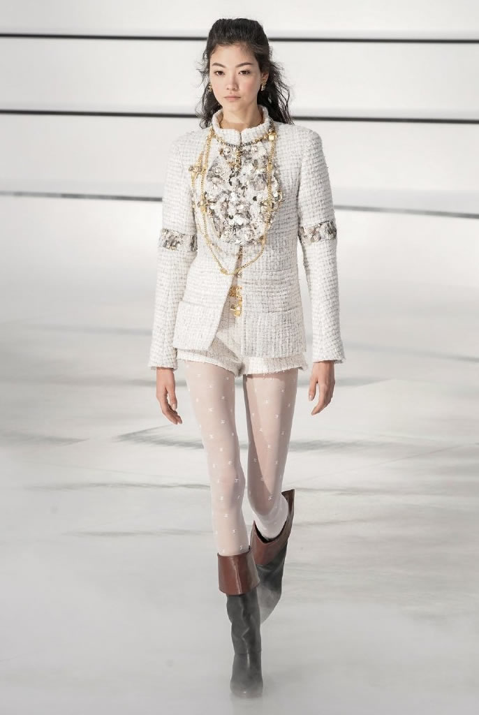 chanel秀款透明雨靴黑白两色 (chanel2017早秋鞋子)