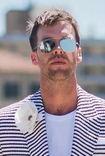 能掩盖发际线的发型,掩盖秃顶的发型男