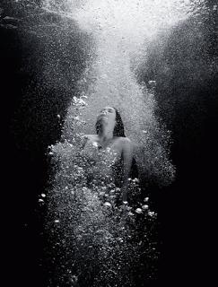 长期走不出感情的人会有什么后果,一直走不出来失恋怎么调整