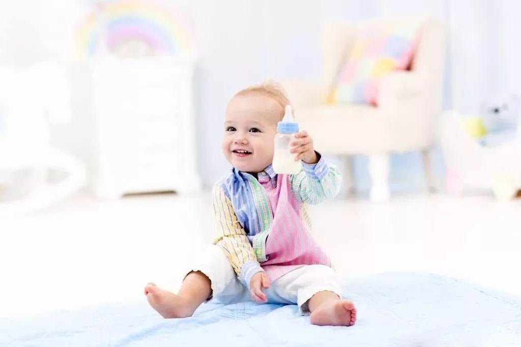 洋葱OMALL：成人能喝婴幼儿奶粉吗？成分是否有不同？