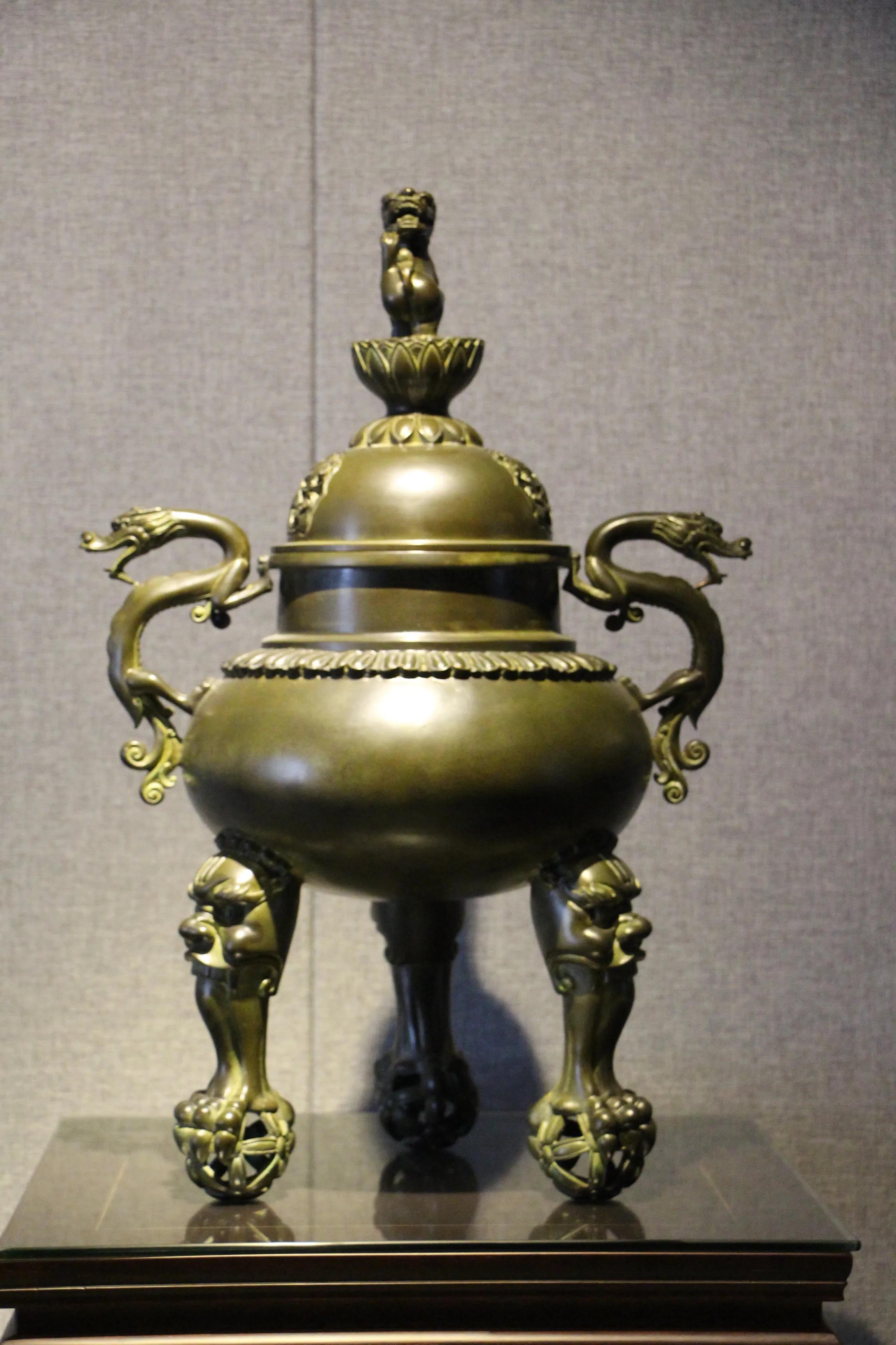 享受阳光-醉爱收藏文化的著名企业家许末兴