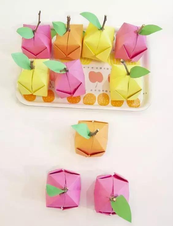 超简单手工折纸快让你的朋友来学,手工折纸花送给老师