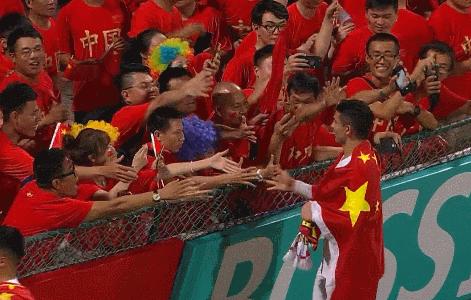 艾克森国足首秀梅开二度,艾克森打进国足多少球