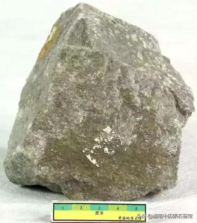 月球陨石与地球矿石的区别,月球陨石和矿石有什么区别