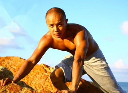 46岁的乐嘉，混成这样该怪谁呢？成于富豪妻子败于自己