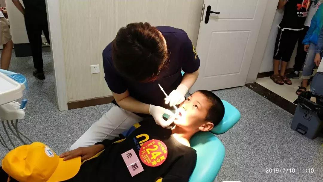 “知行瑞博”和你在一起，体验不一样的夏令营……