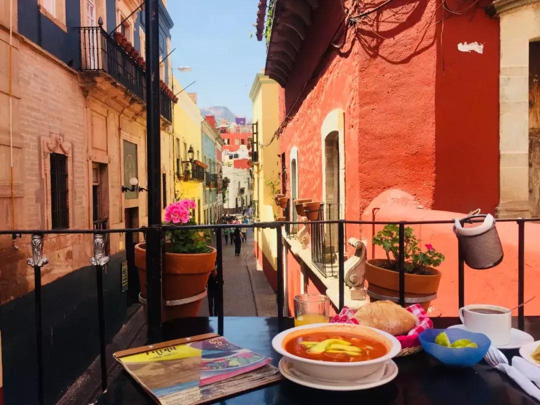 怎么边旅行边赚钱,如何边旅游边赚钱视频