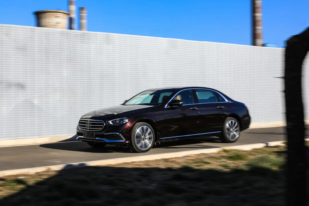 和年轻人在一起感受年轻,2021款奔驰e级进口260试驾