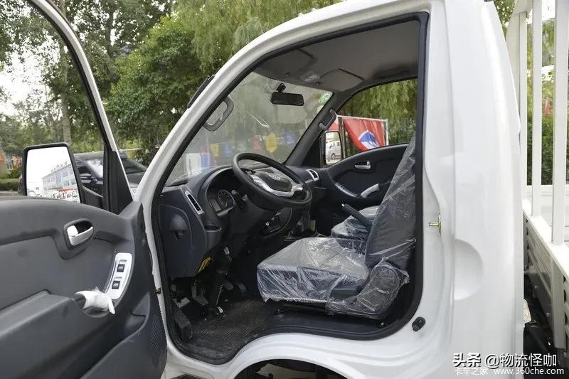 凯马锐航x3柴油版单排小货车3米98,凯马锐航x33.6单排栏板多少钱