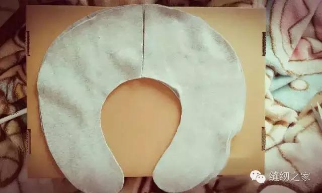 旧衣服改造睡枕图解,旧衣服做u型枕教程