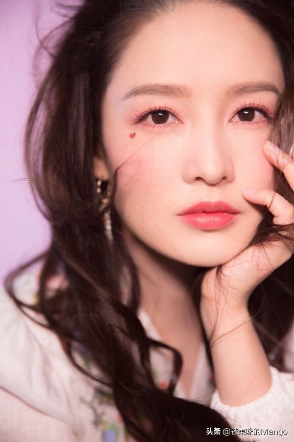 吴宣仪眼妆画法,林品如化妆涂口红