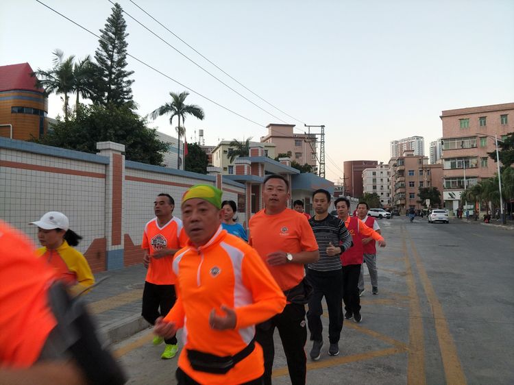 魅力深马,微马同行!六约微马助力深圳国际马拉松