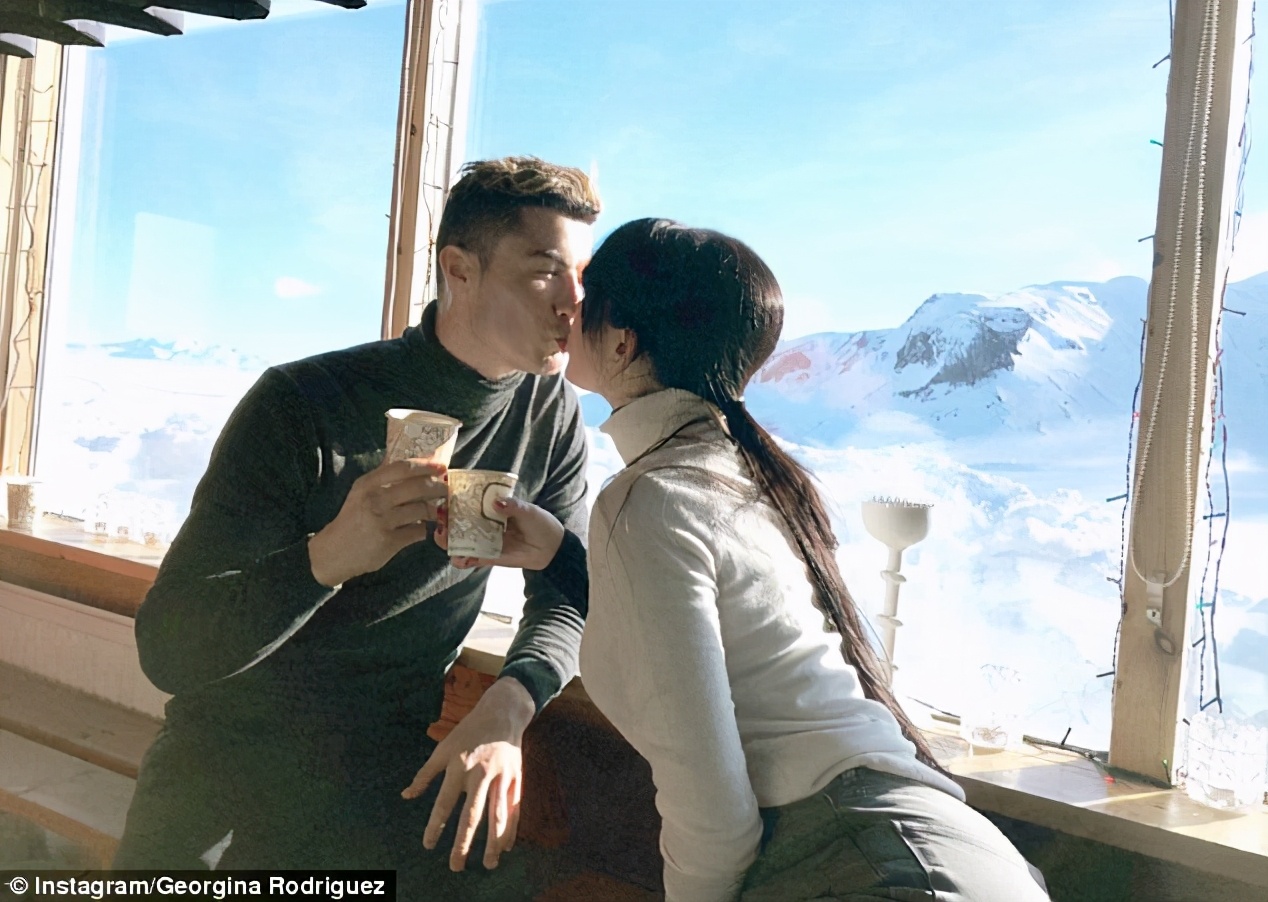 拿下亿万身价花花公子，从柜姐变第一富婆，她人生堪比偶像剧