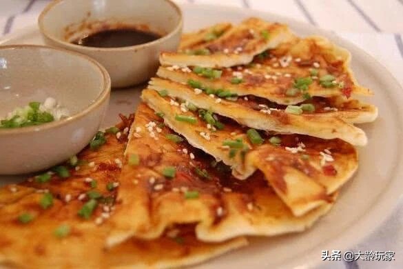土家酱香饼为什么不能在回民店吃,为什么街边卖的酱香饼那么的软