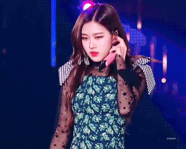 细腰女生穿搭技巧,细腰长腿女生穿搭风