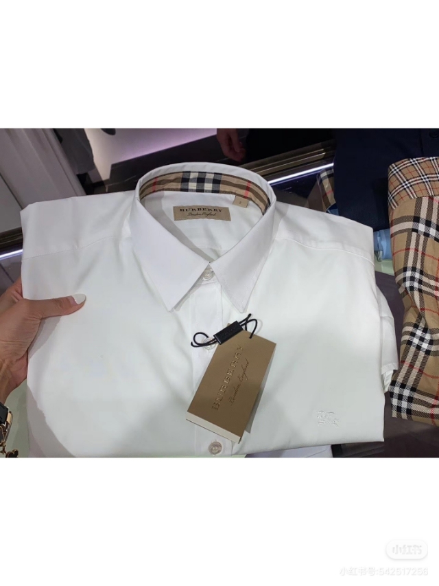 李小璐带你走进Burberry巴宝莉，其实很便宜