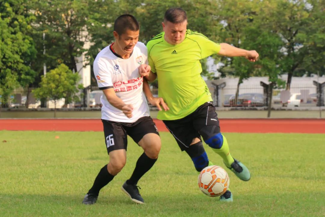 当足球之乡球队与广州高校校友冠军“激情相遇”，你更支持谁？