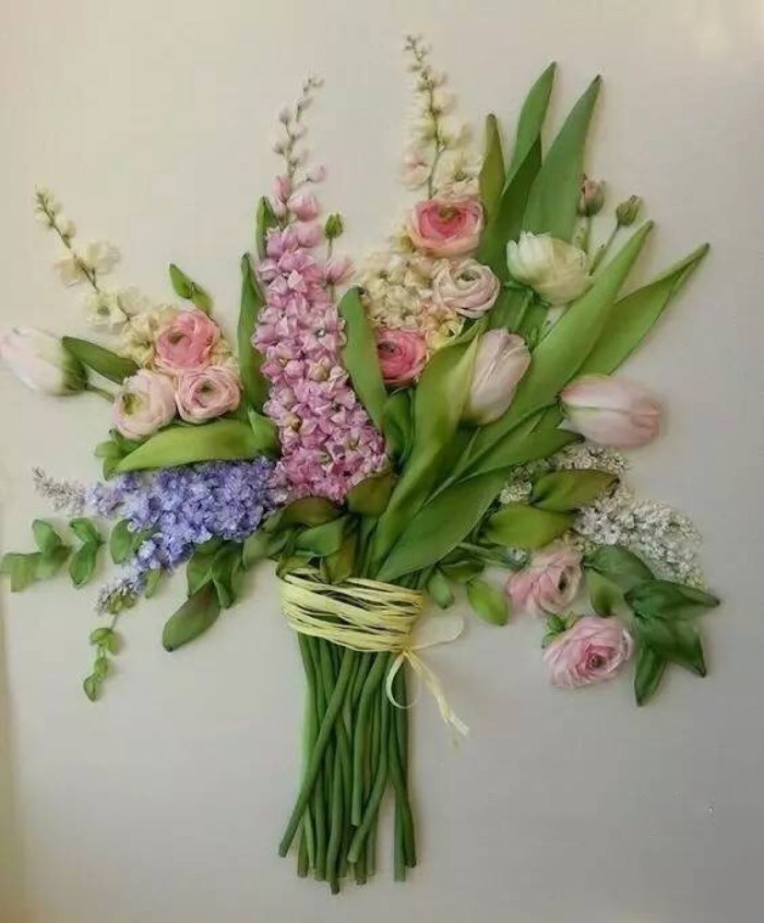 最新流行的十字手工刺绣,两条丝带绣的立体花瓣绣教程