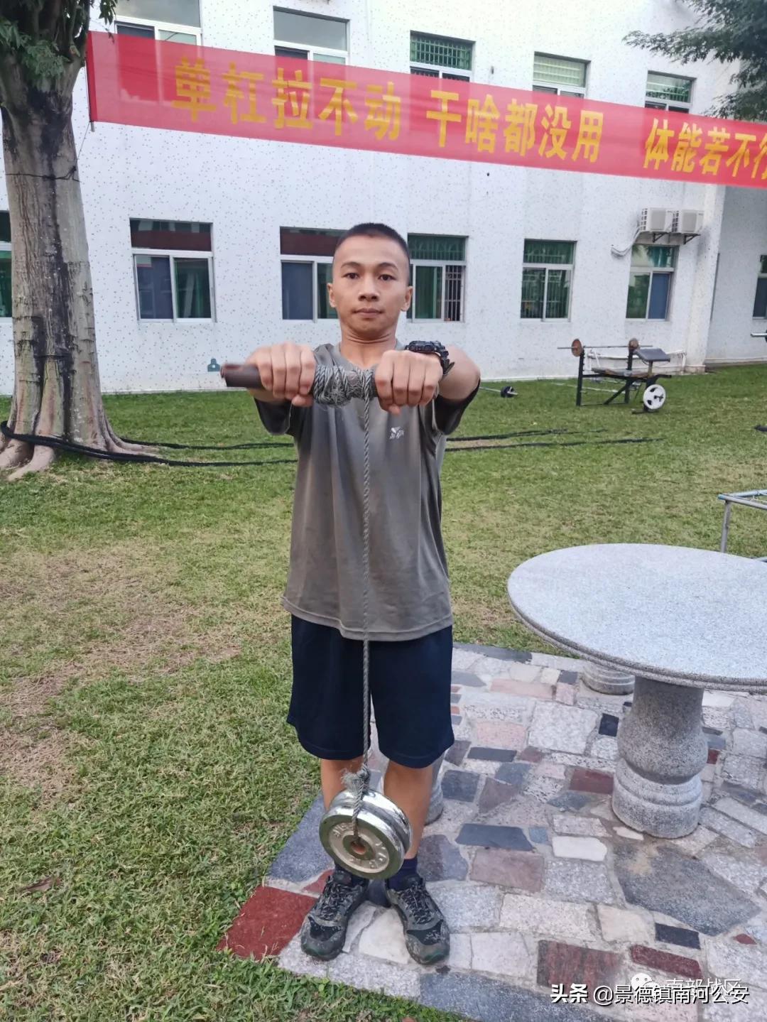 *榴弹手**投71米、双杠臂屈伸108个,这届新兵太猛了!