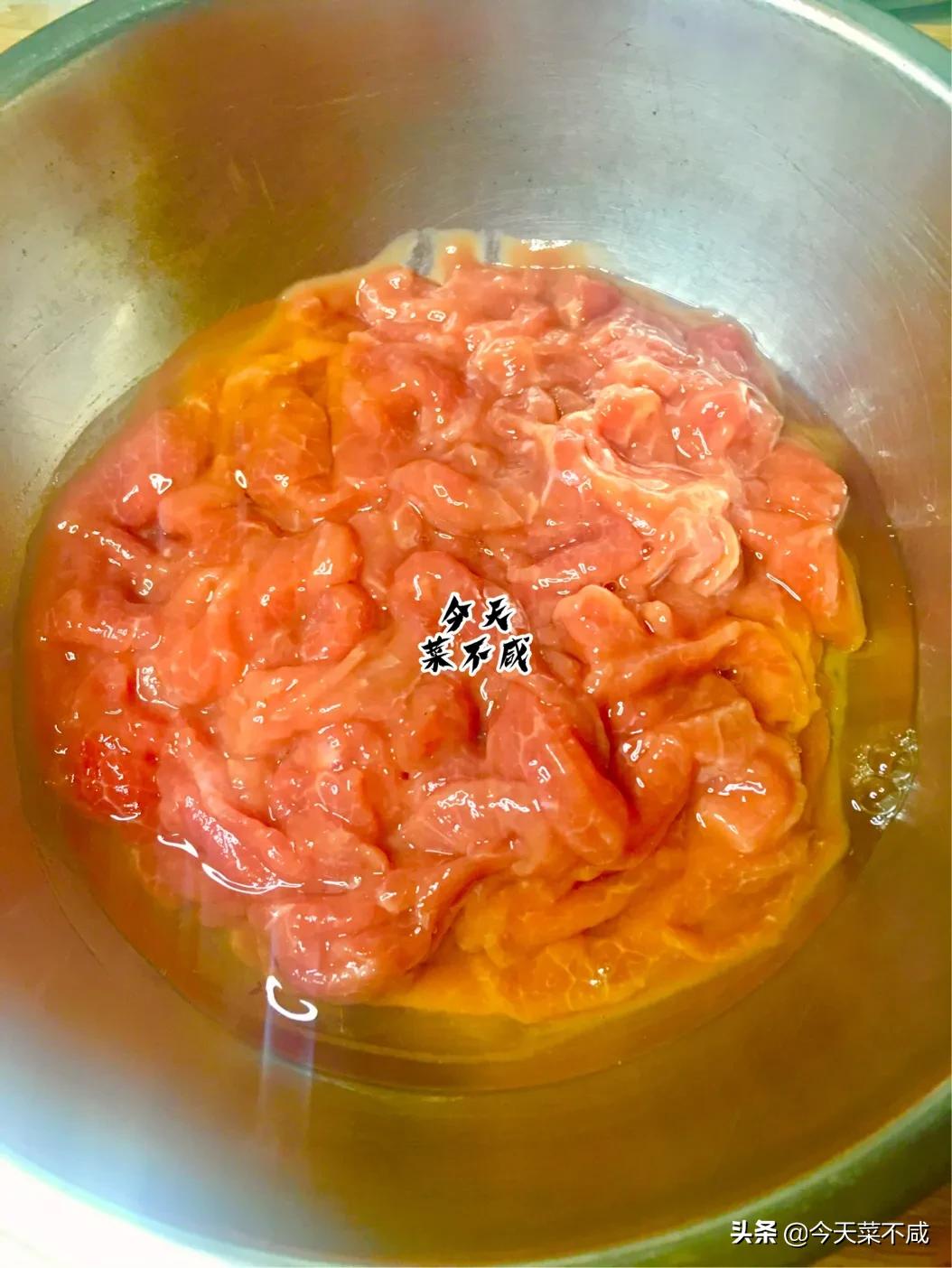 厨师长教你鸡肉、猪肉、牛肉的上浆秘籍，炒啥肉都鲜嫩爽滑还多汁