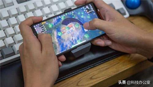 手机正确的充电方式应该怎么样充,手机第二次充电从多少开始充