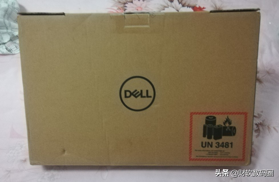 dell笔记本拆后盖图解,dell笔记本加装固态教程
