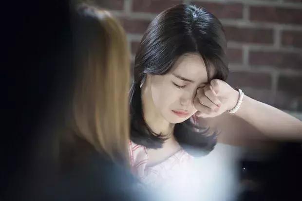 鉴定lv女包,女士拿的lv包是真是假