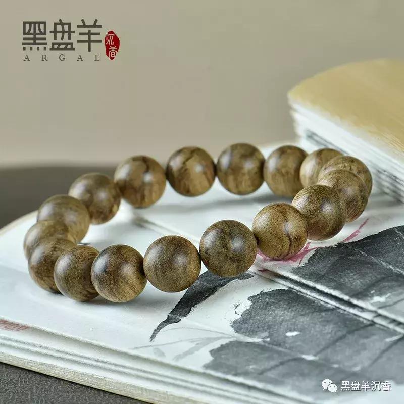 沉香桶珠开裂怎么办,沉香开裂有锈还值钱吗