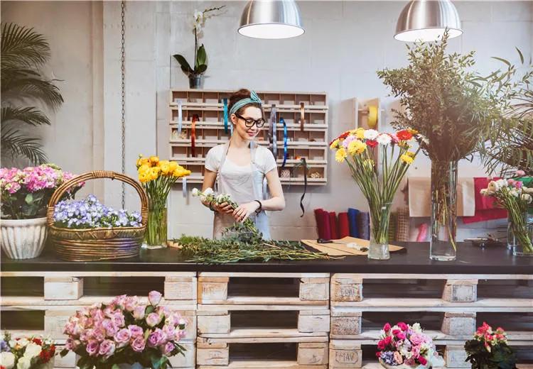 开一个花店大概能挣多少钱,为什么要开花店挣钱快些