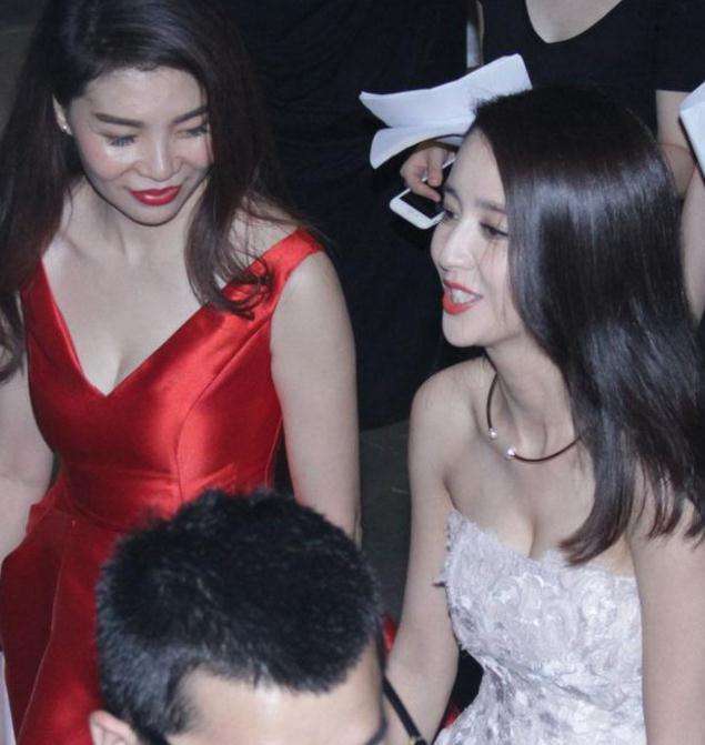 如果执着少女感、热衷话题度，佟丽娅的事业、口碑恐再难回到巅峰