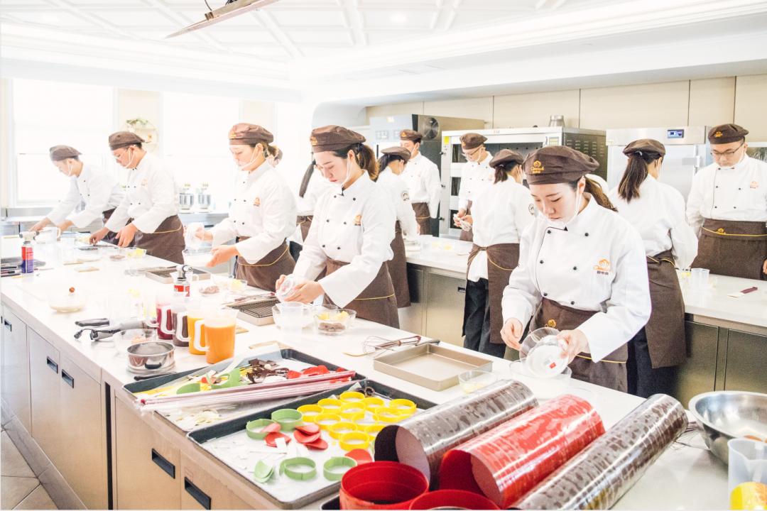 深圳欧米奇专业西点西餐培训院校,欧米奇西点西餐学校哪个地方的好