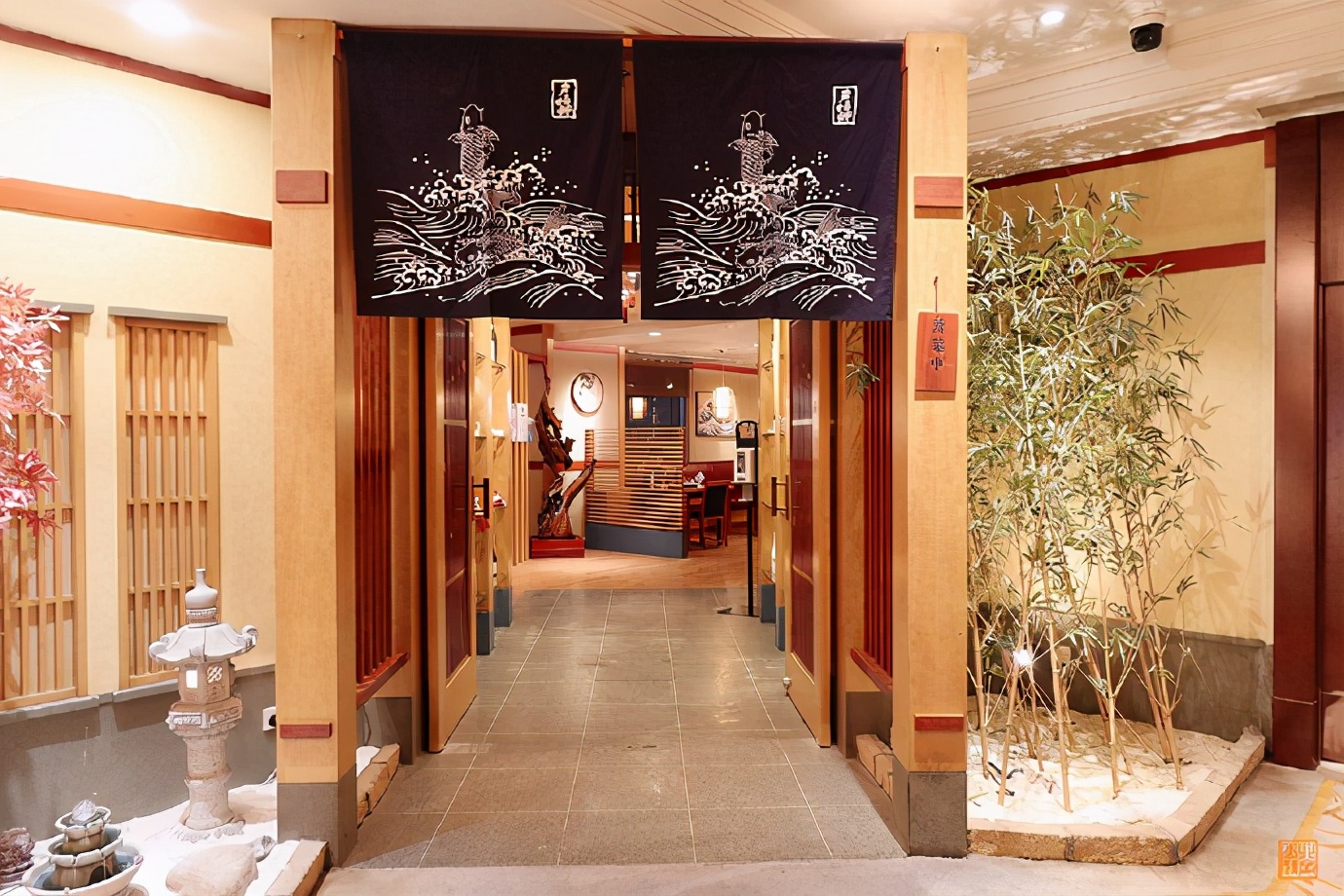 不能飞去巴黎伦敦,不如到大连喂鸽子,赏海景吃海鲜