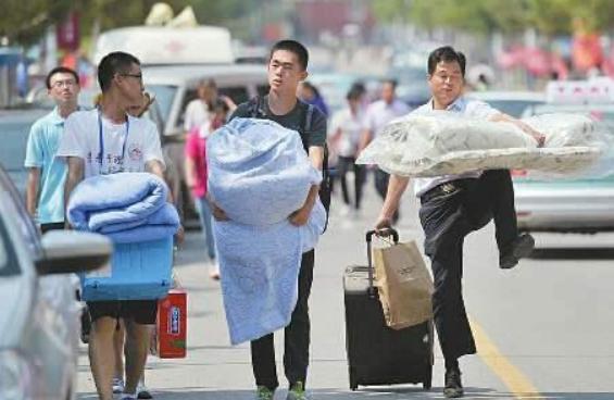 武汉多校现天价学费,武汉多所民办高校出现天价学费