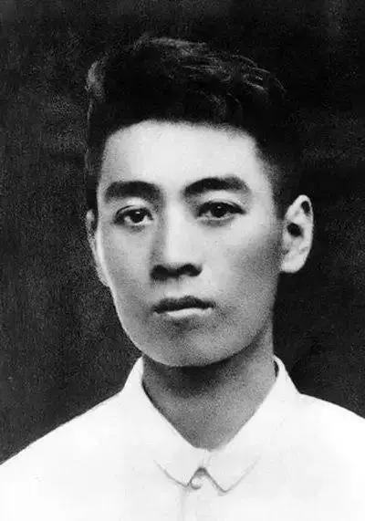 周恩来的人格魅力有多强？为什么能得到敌人的崇敬，全世界的尊敬