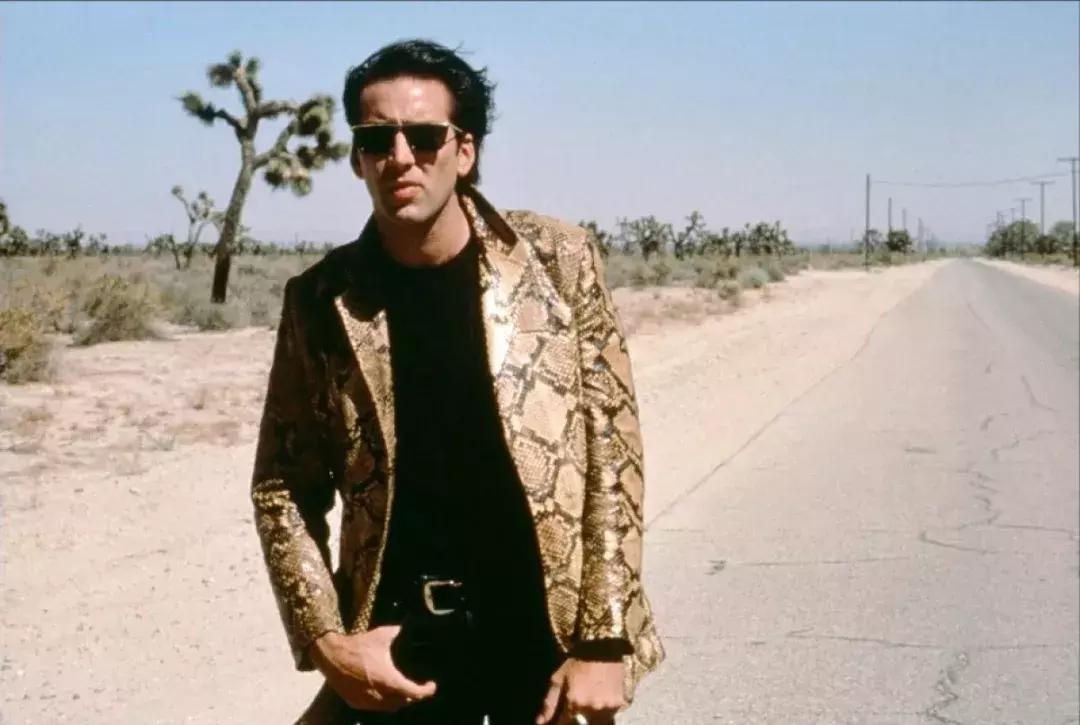 坐拥15座豪宅,50辆豪车,只会用钱哄女人却被绿的悲情影帝