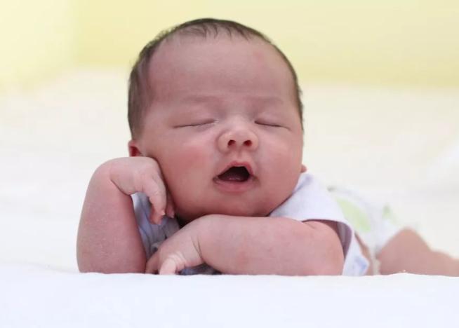 想睡觉要喝两口才睡怎么戒掉,怎么戒掉宝宝喝奶睡觉