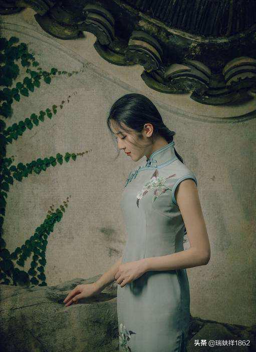 旗袍的发型搭配鱼骨辫,搭配儿童旗袍的发型