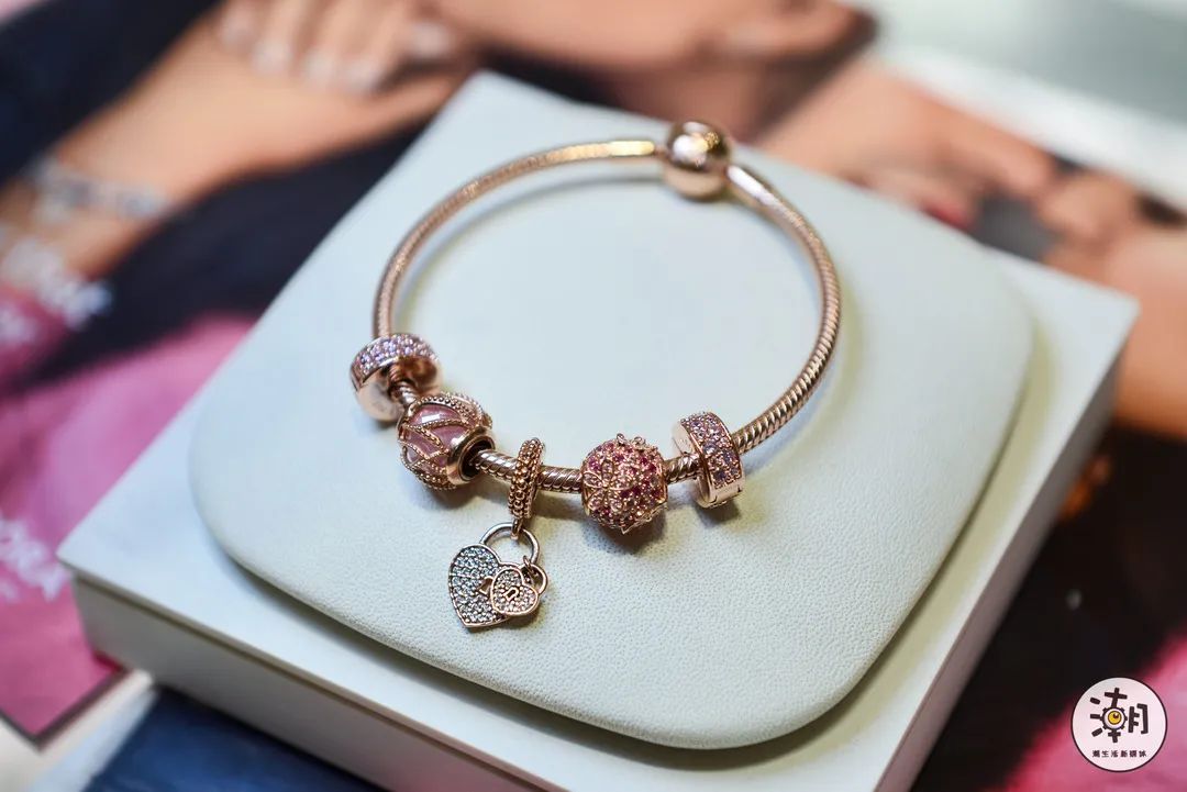 品牌服饰0.1折起,服饰99团200元代金券