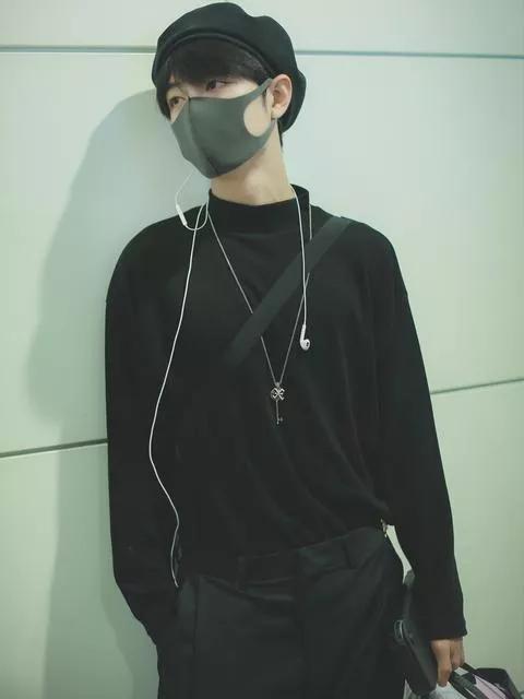 肖战的衣品是自己搭的吗,肖战衣品高清图片