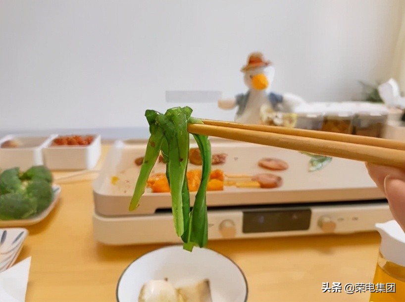 荣事达火锅烧烤一体机怎么样,特色无烟火锅烤肉烤涮一体