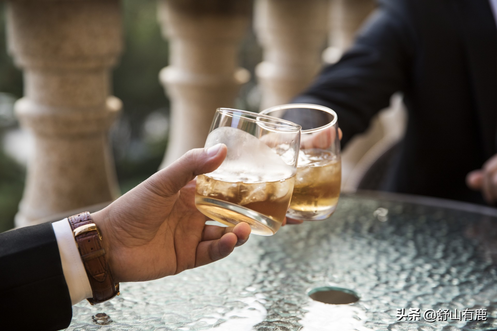 烟酒都不沾的男人一般有什么癖好,烟酒不沾的男人最可怕