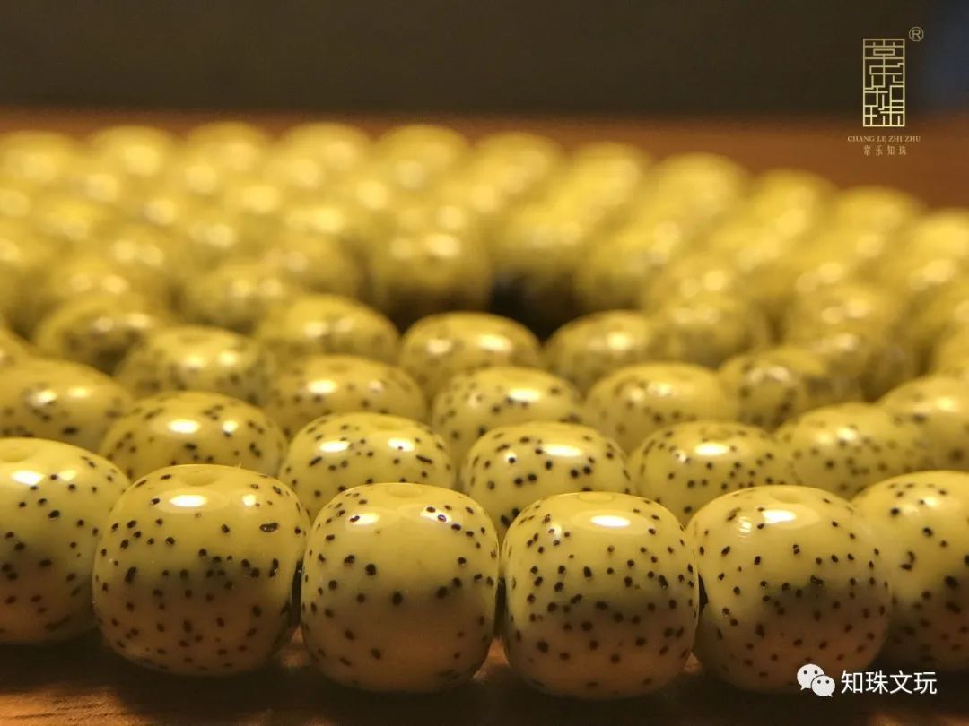 鸡油黄星月菩提盘成后的图片,鸡油黄的星月菩提买来直接上手吗