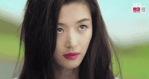 蓝色大海的传说全智贤穿搭玫红色,全智贤蓝色大海的传说眼泪变珍珠