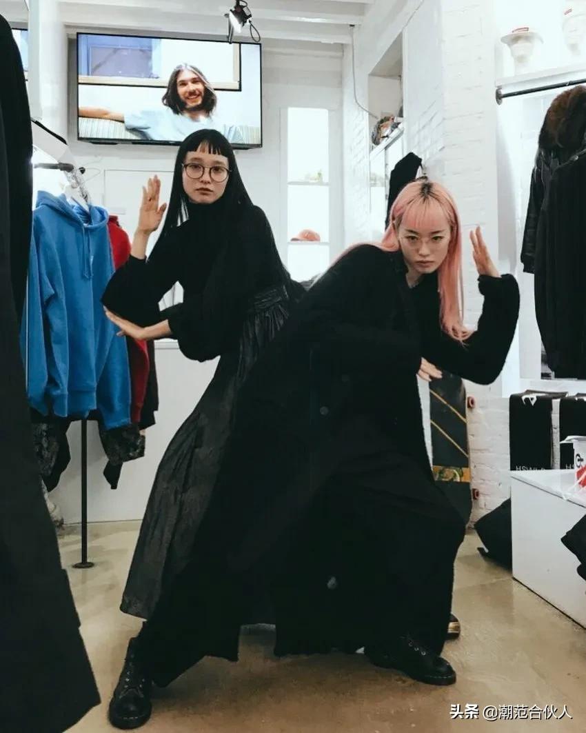 楂樹釜瀛愭儏渚f挒鑹茬郴绌挎惌,鎾炶~鍑犵巼鏋佷綆鎯呬荆绌挎惌蹇冩満璧锋潵