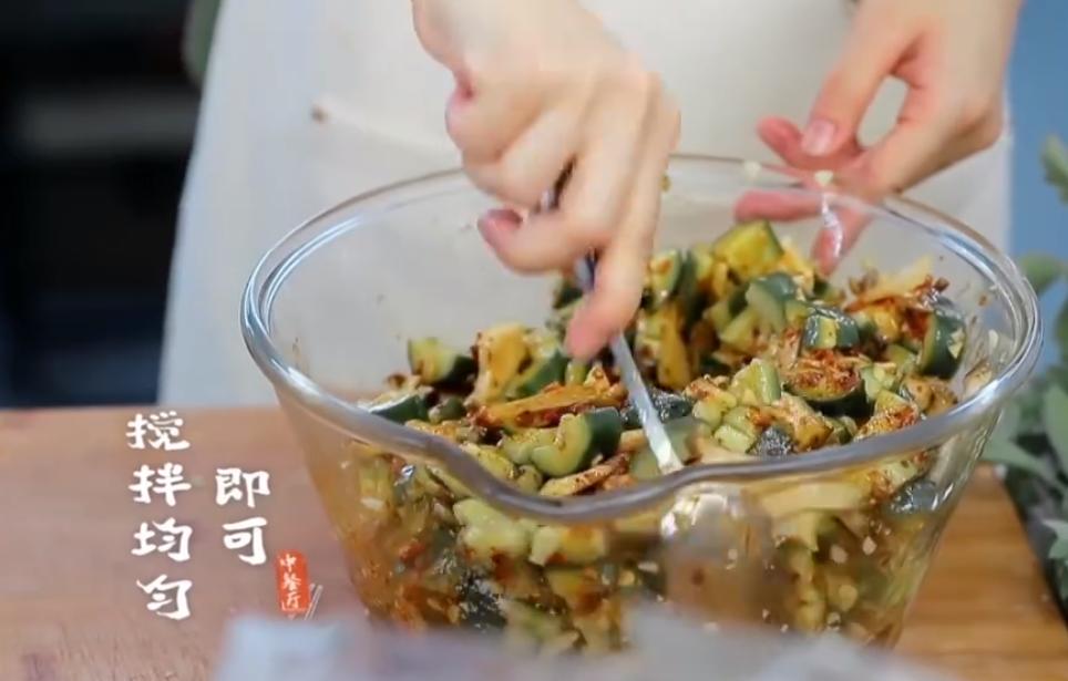 赵丽颖《中餐厅》备菜时舔手指,做菜直接上手,坏习惯太难改