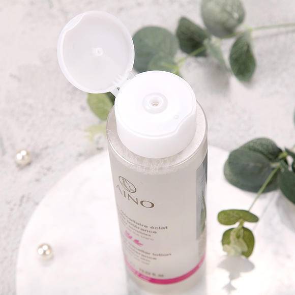 想要底妆细腻服帖不卡粉,底妆秘诀零毛孔无暇底妆至关重要